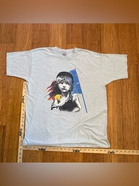 Vintage Les Miserables Fruit of the Loom Gray Tee with Multicolor Graphic XL